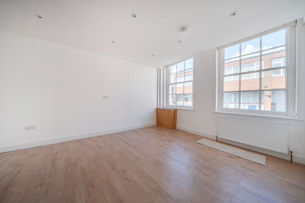 Additional image 2 of 1 bed flat to rentHigh Street, Maidenhead SL6