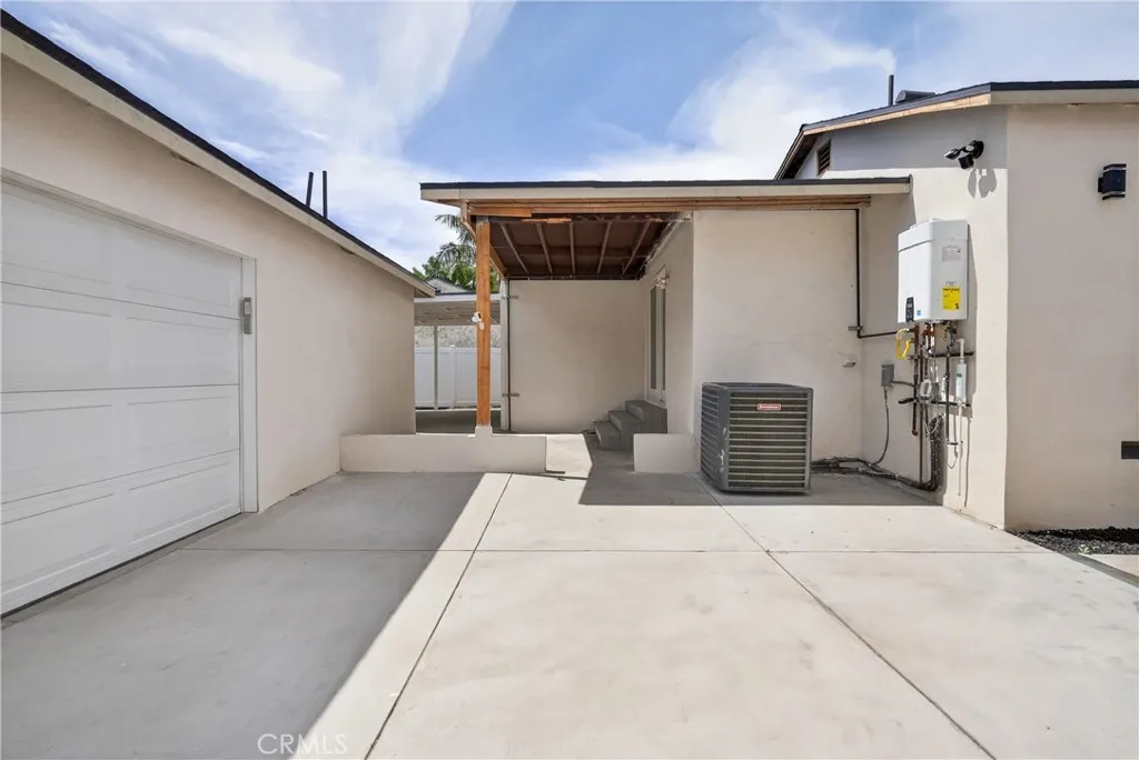 Additional image 24 of 906 W poplar Street, Compton, CA 90220