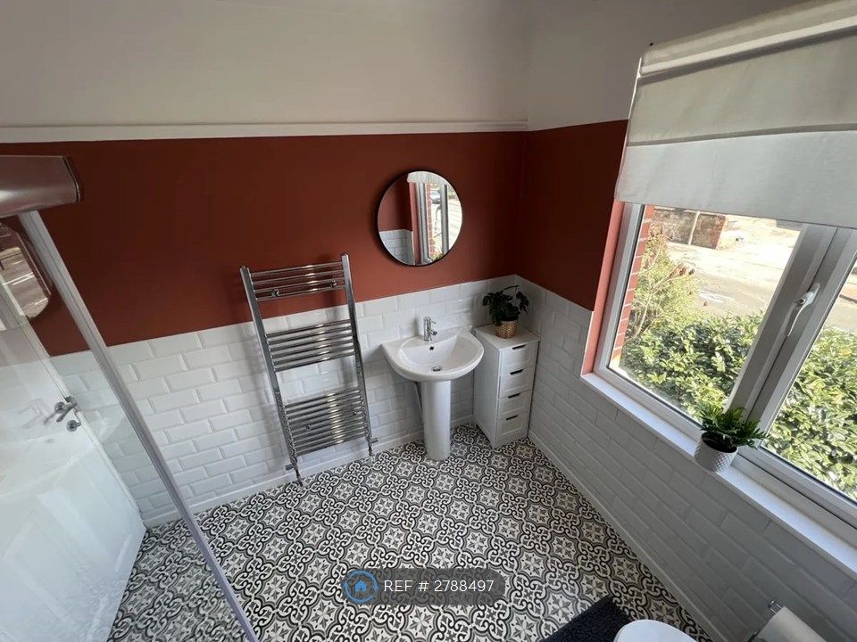 6 bed shared accommodation to rentHall, Doncaster DN4 photo 4