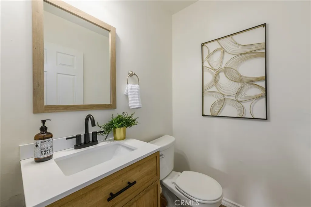 Additional image 24 of 17256 Lemay St, Lake Balboa, CA 91406
