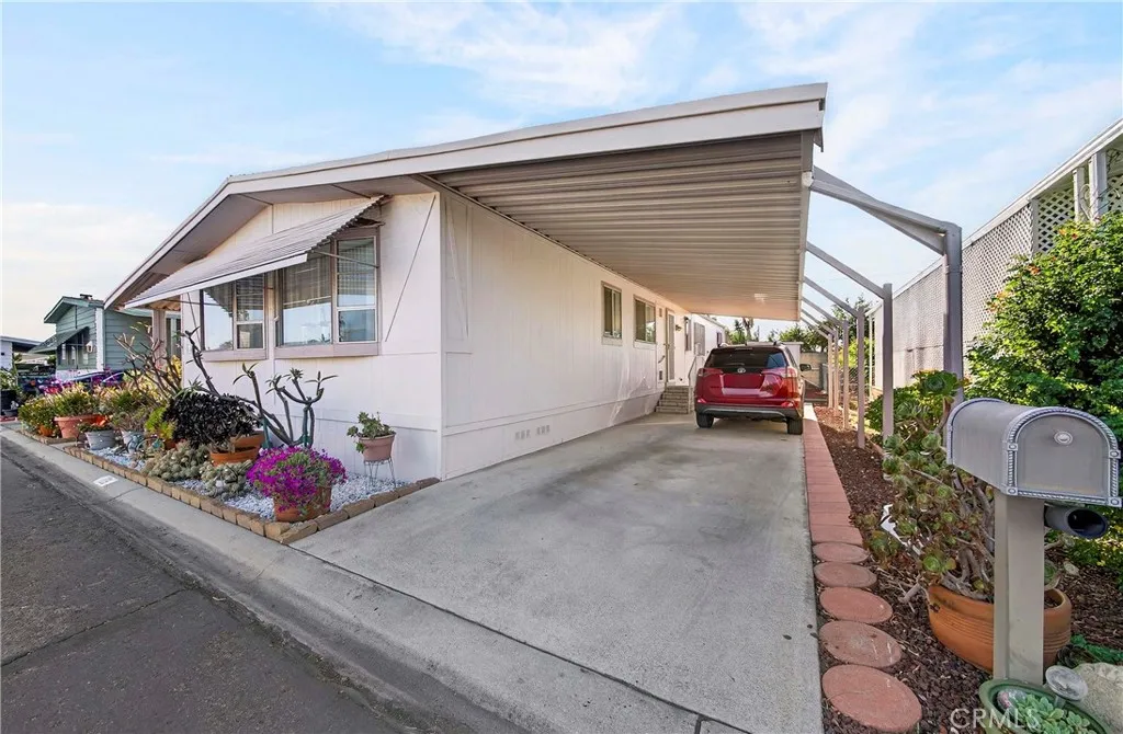 6741 Lincoln Avenue Unit 108, Buena Park, CA 90620