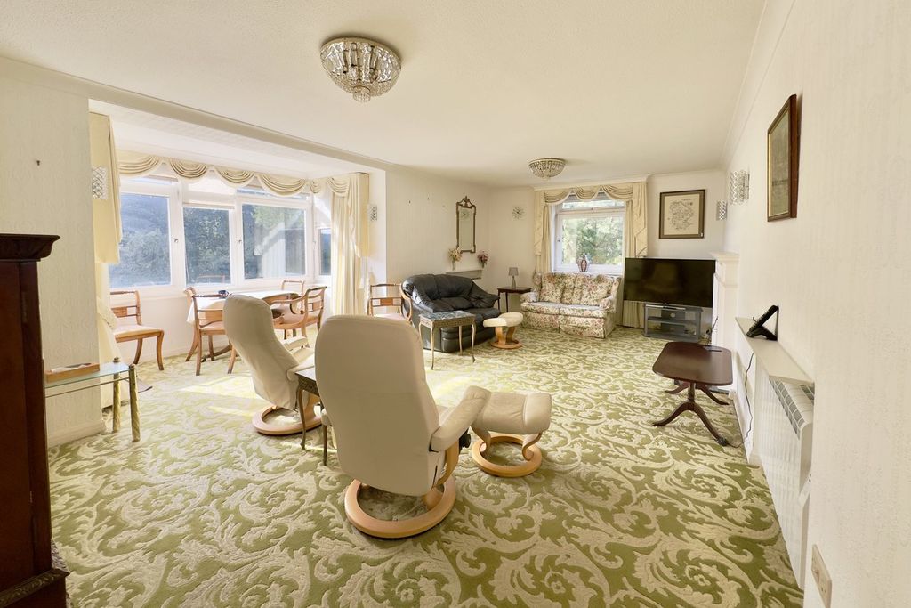 Additional image 2 of 3 bed flat for saleManor Road, East Cliff, Bournemouth BH1
