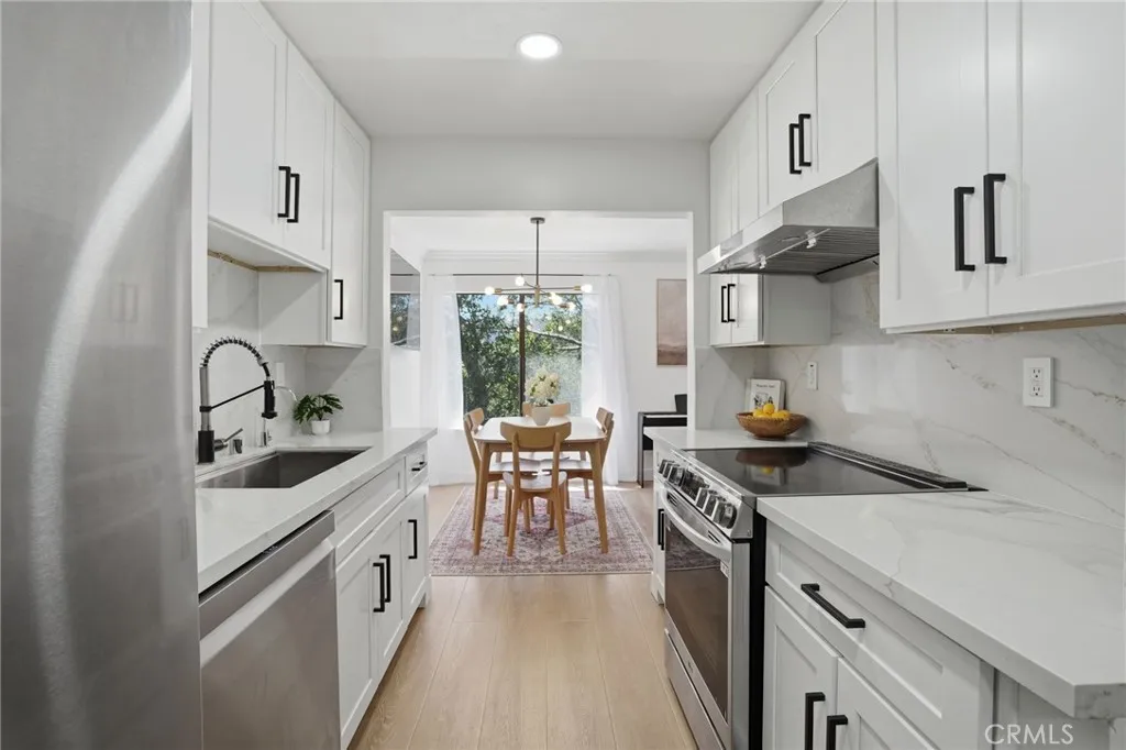 Additional image 10 of 3362 La Mesa Dr Unit 5, San Carlos, CA 94070