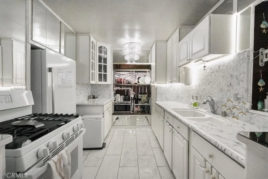 Additional image 46 of 22111 Covello St, Canoga Park, CA 91303