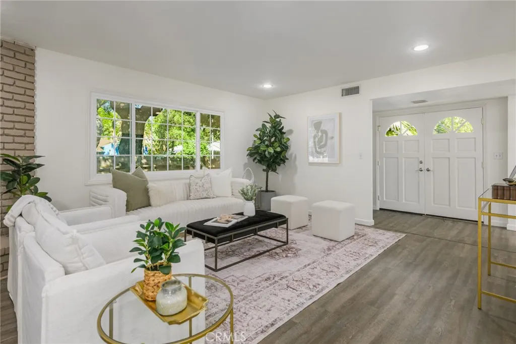 Additional image 6 of 17256 Lemay St, Lake Balboa, CA 91406