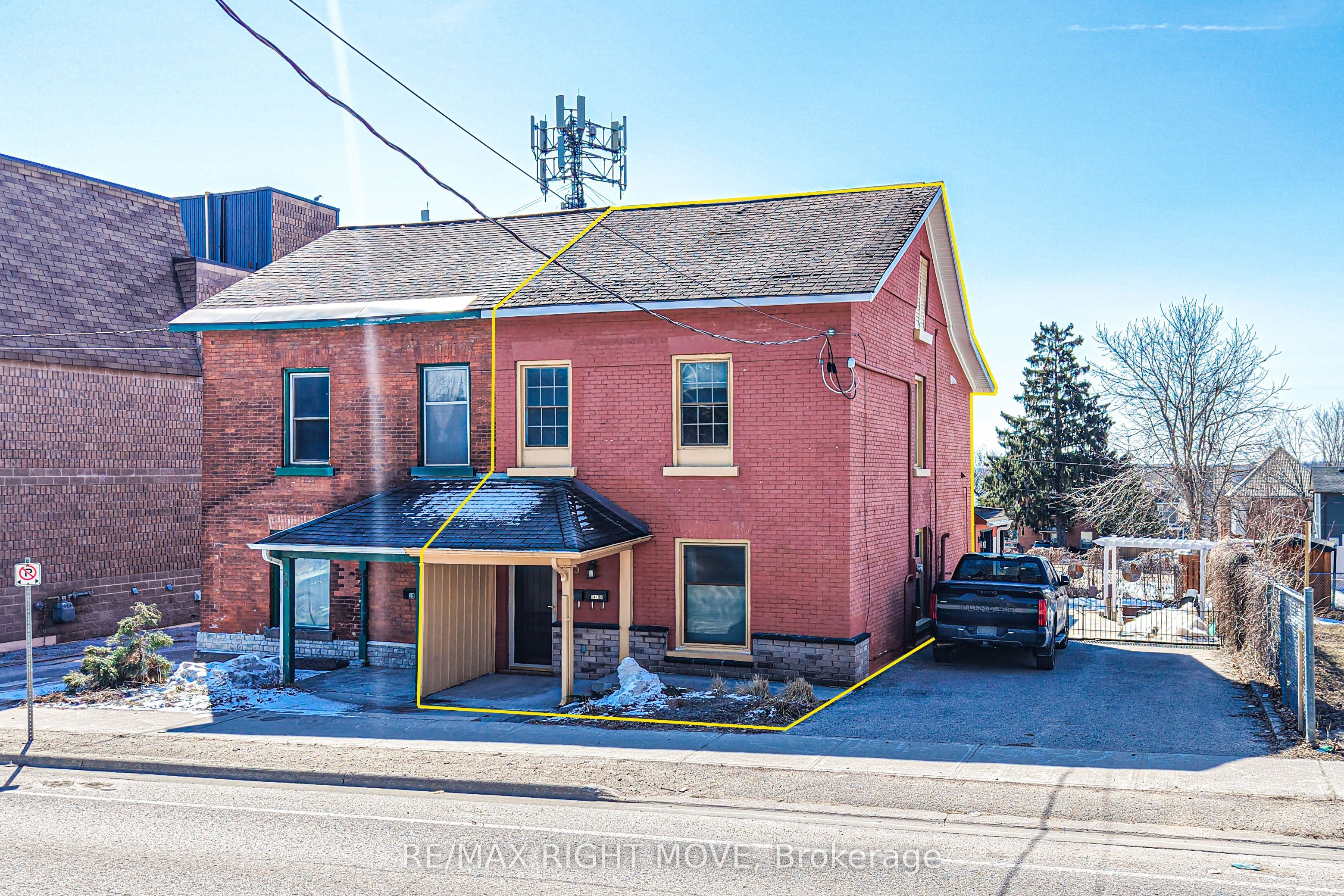 33 Coldwater Road W, Orillia, ON, L3V 3L2