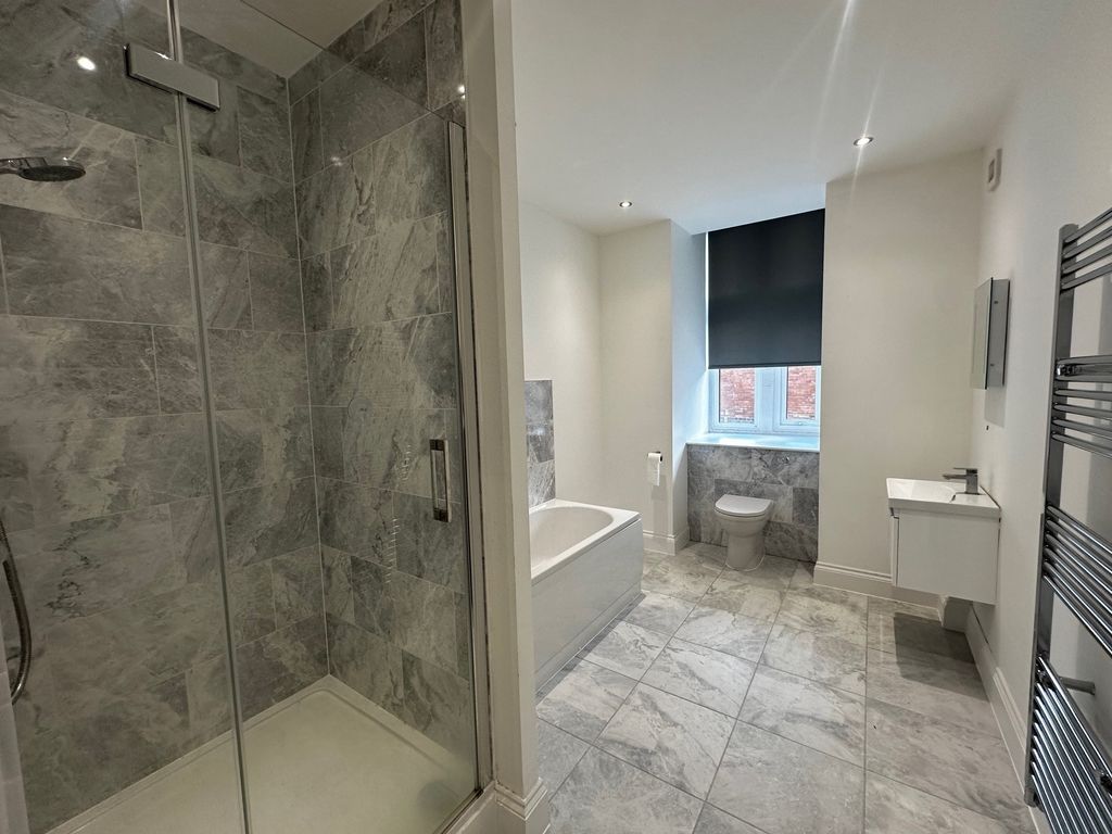 2 bed flat to rentSt. Marys Gate, Derby DE1 photo 5