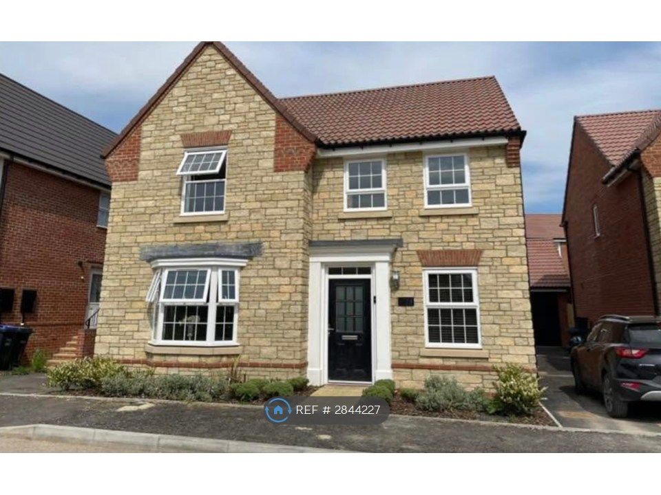4 bed detached house to rentElms Road, Chippenham SN15