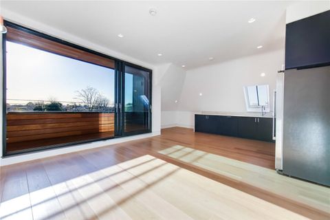 Elm Avenue, Ealing, London, UK W5