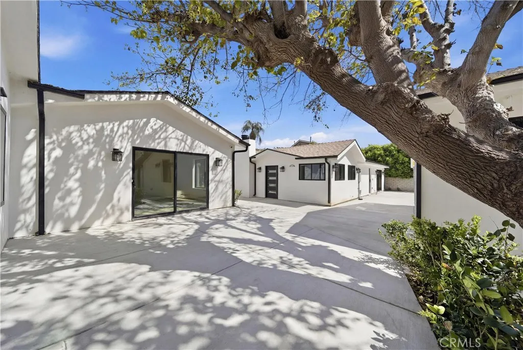Additional image 3 of 8542 De Celis Pl, North Hills, CA 91343