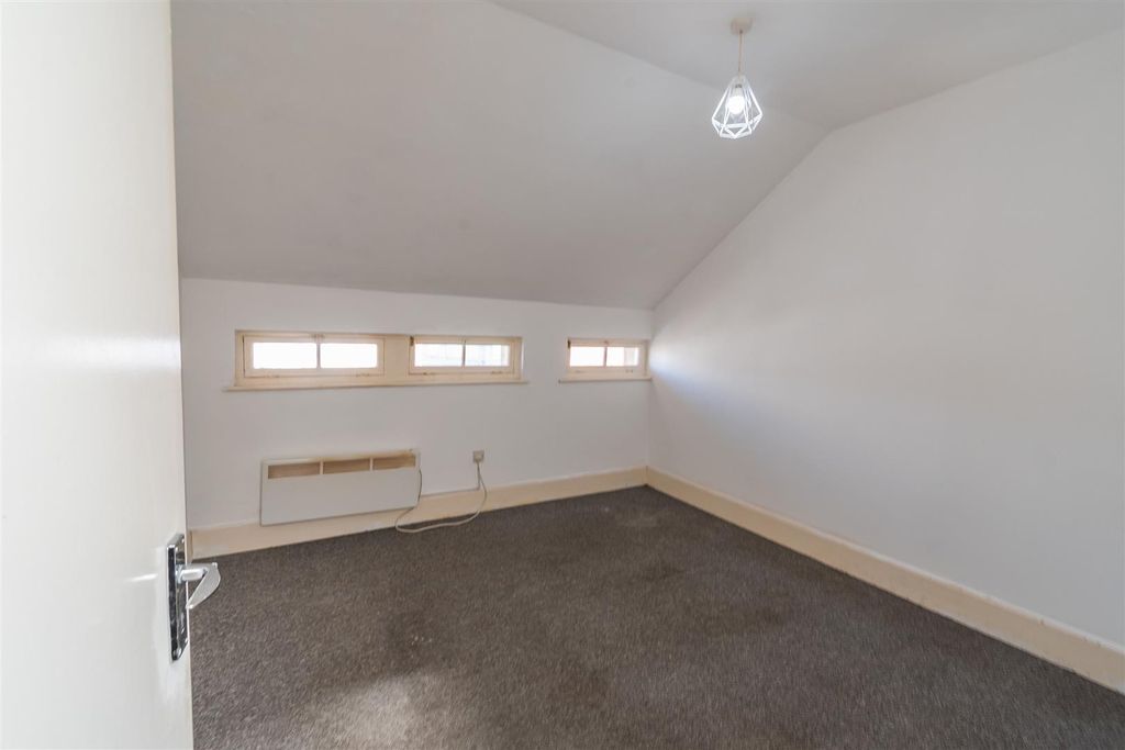 Additional image 14 of 2 bed flat to rentDock View Road, Barry CF63