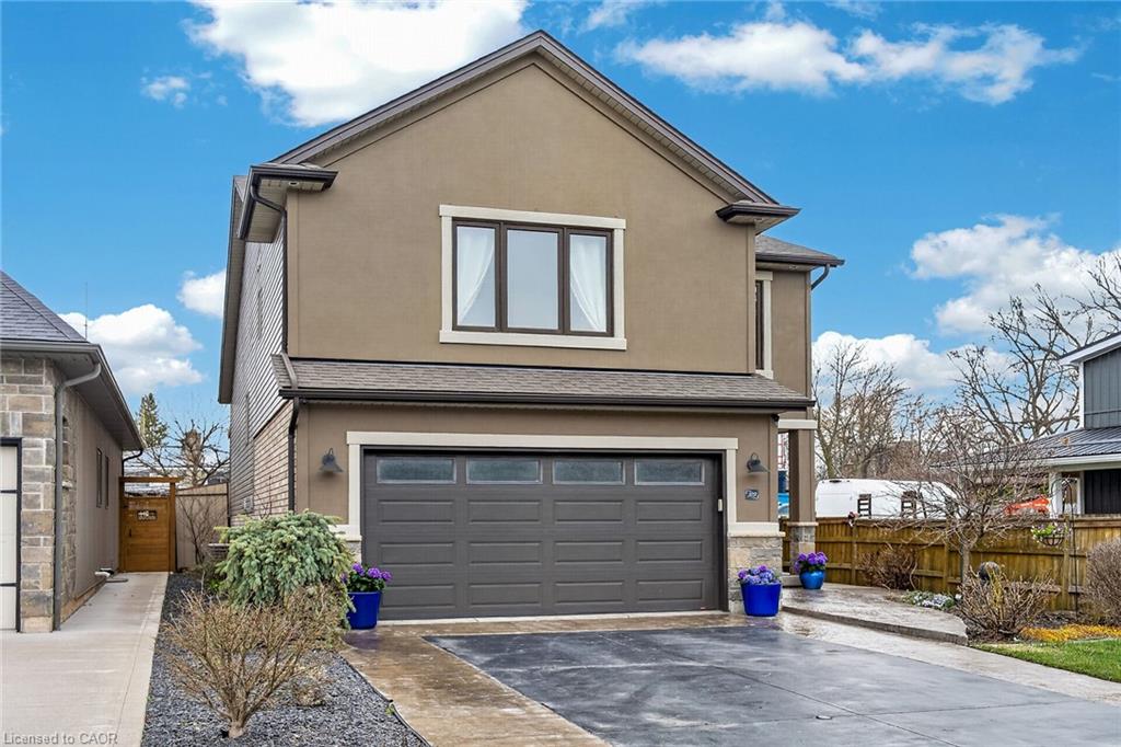 379 Michael Drive, Welland, ON, L3C 0A5 photo 2