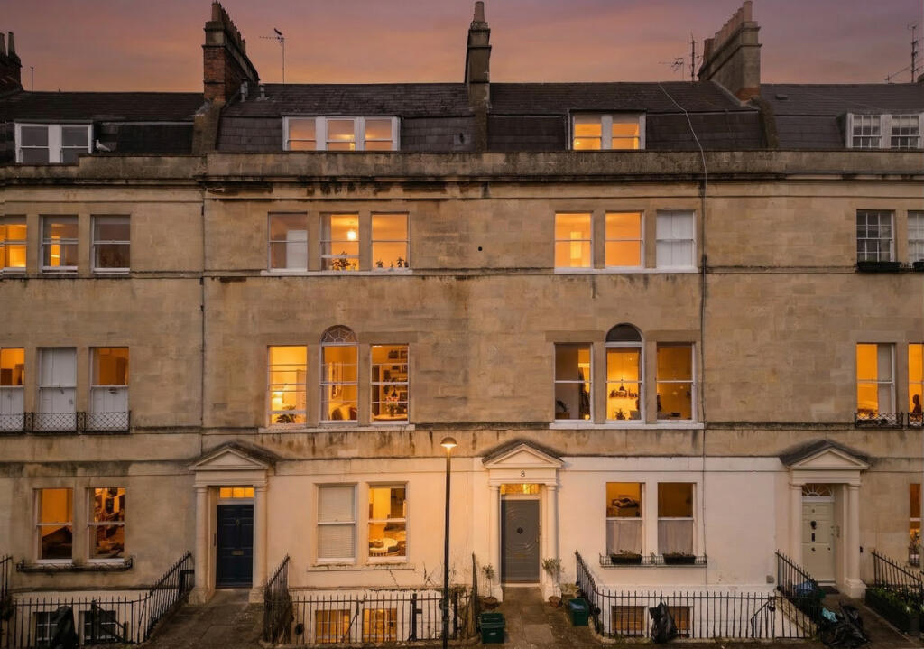 Beaufort East, Bath, BA1