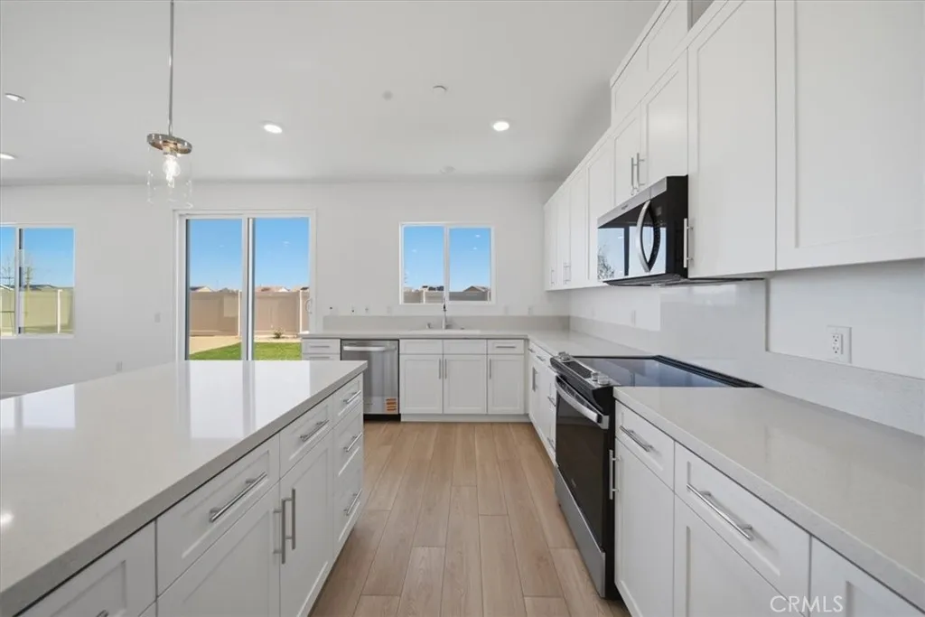 Additional image 8 of 3265 E Avenue J-4, Lancaster, CA 93535