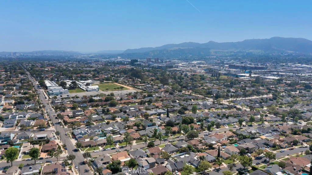 725 Tufts Avenue, Burbank, CA 91504