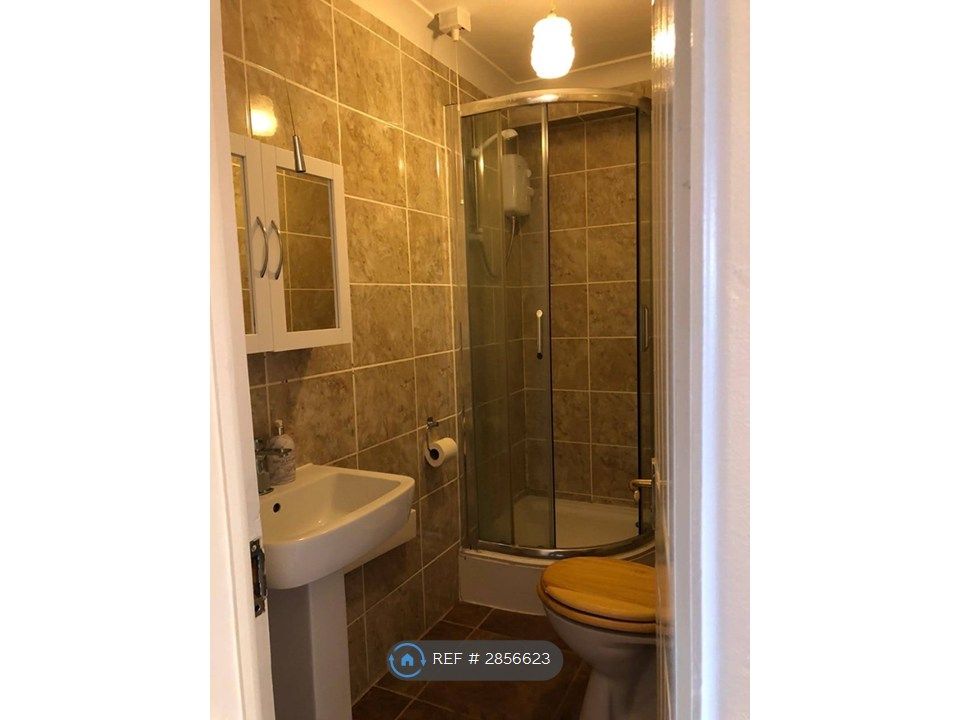 Additional image 6 of 5 bed semi-detached house to rentNeville Drive, Thatcham RG19