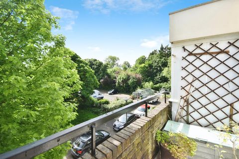 Leo Court, Augustus Close TW8