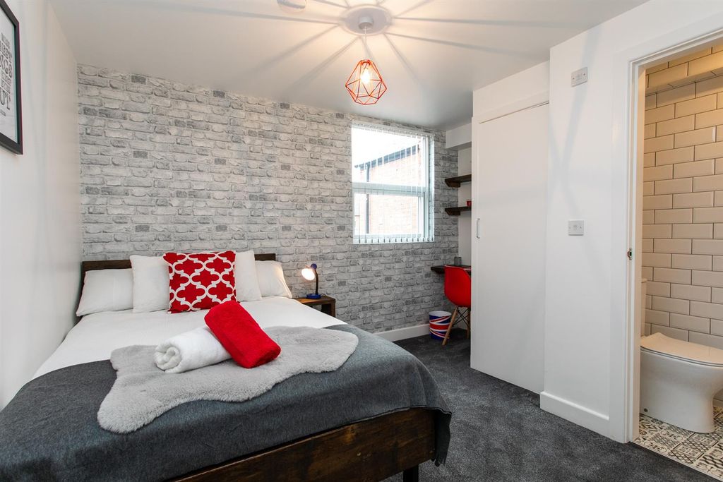 Room to rentHollis Road, Coventry CV3