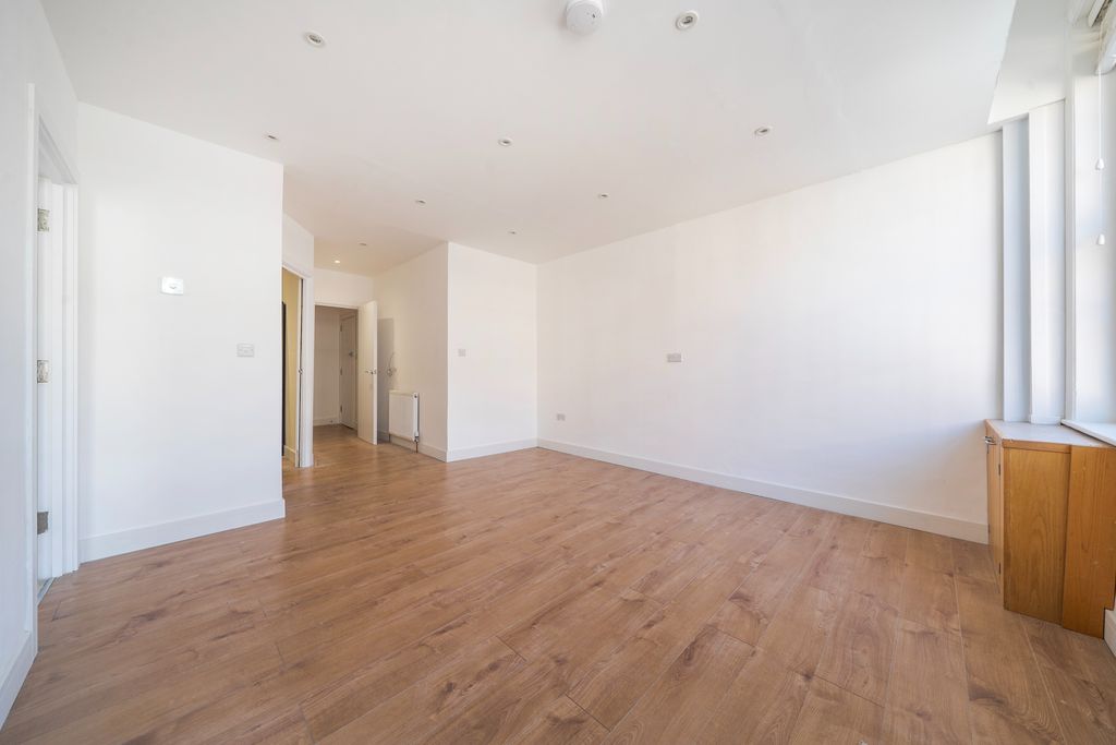 Additional image 3 of 1 bed flat to rentHigh Street, Maidenhead SL6