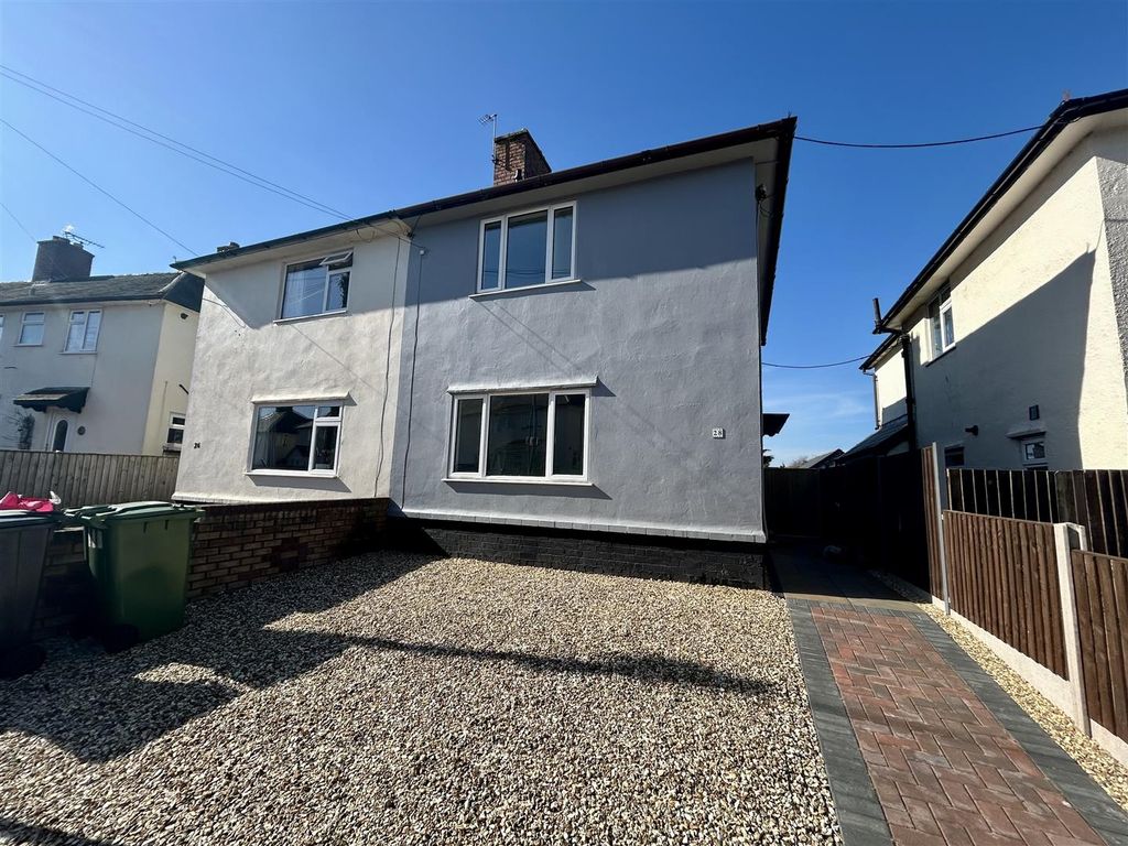 3 bed semi-detached house to rentOatleys Crescent, Ledbury HR8