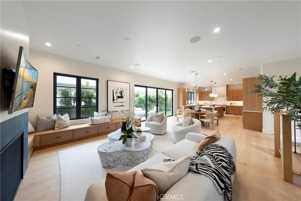 Additional image 2 of 1594 Redlands Place, Costa Mesa, CA 92627