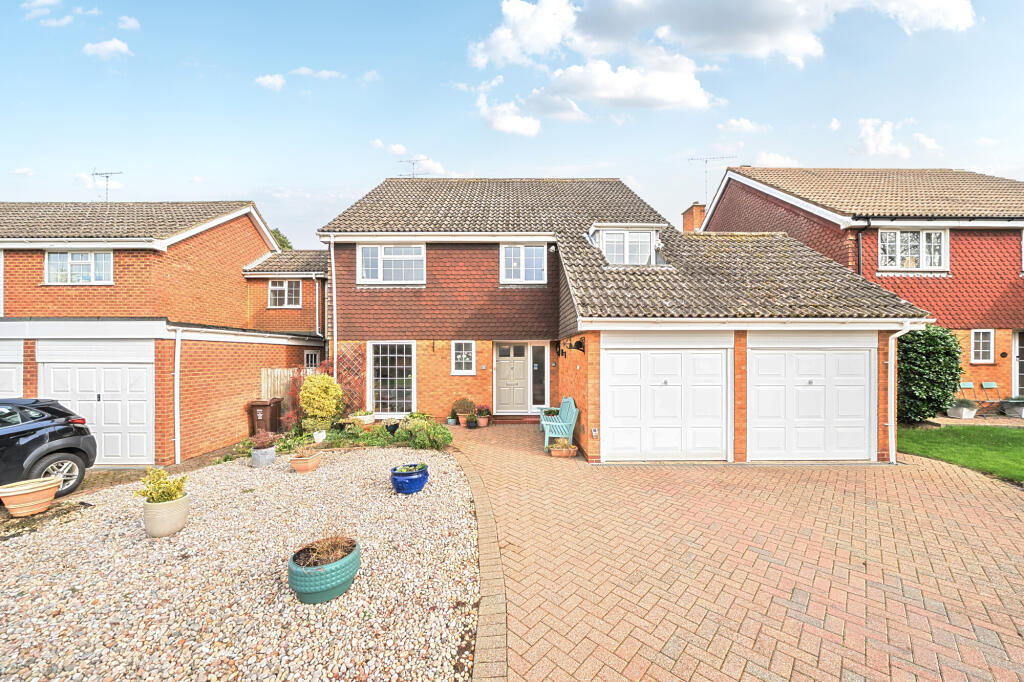 Falconers Field, Harpenden, AL5