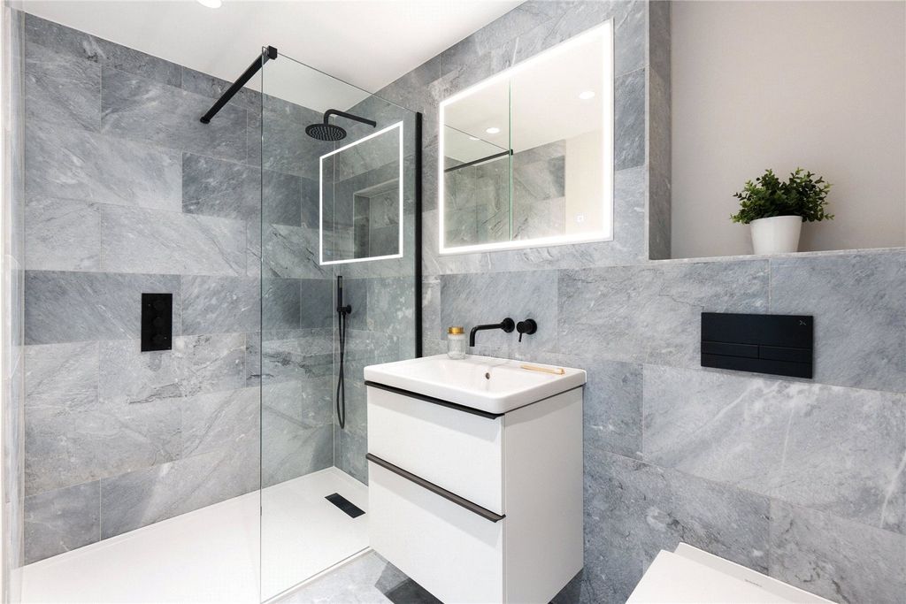 Additional image 4 of 3 bed semi-detached house to rentPreston Park Avenue, Brighton BN1