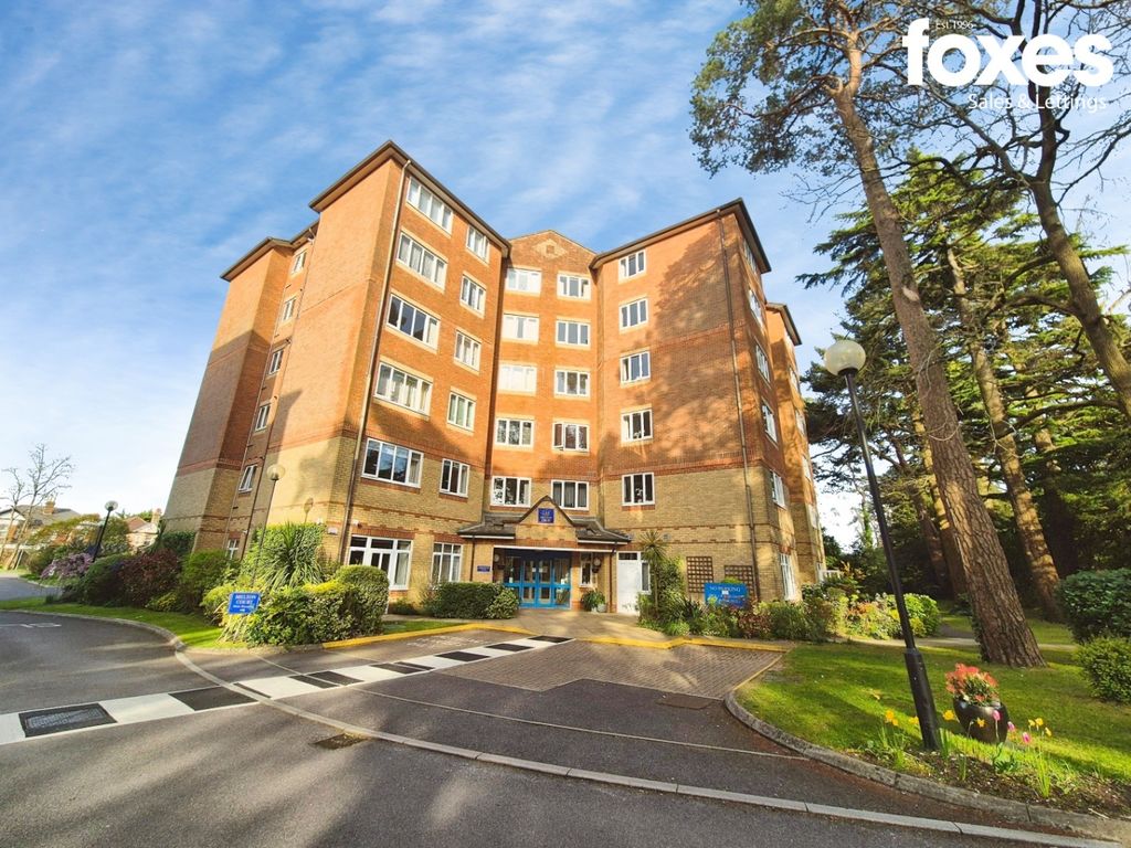 2 bed flat to rentMelton Court, 37 Lindsay Road, Poole, Dorset BH13