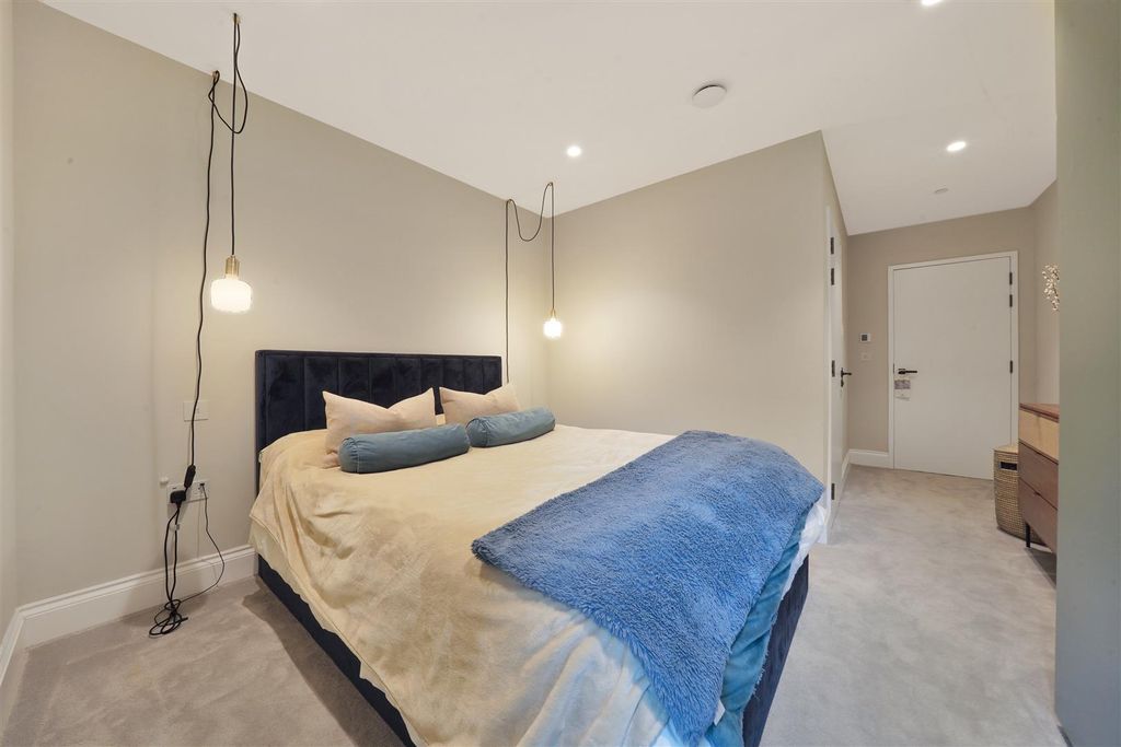 Additional image 9 of 2 bed flat to rentRoyal Engineers Way, Millbrook Park NW7