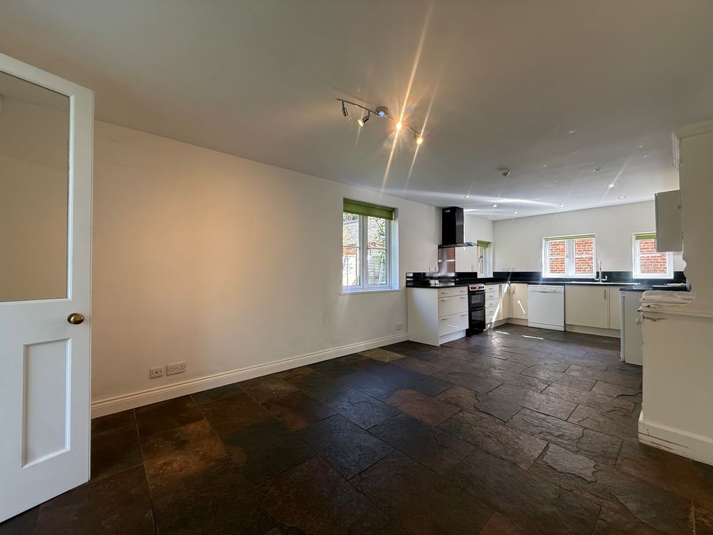 Additional image 4 of 3 bed cottage to rentDown Street, Chichester PO18