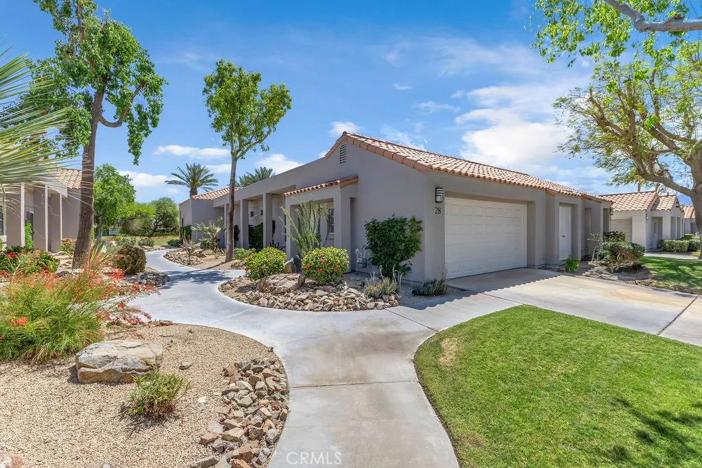 28 Oak Tree Dr, Rancho Mirage, CA 92270 photo 2