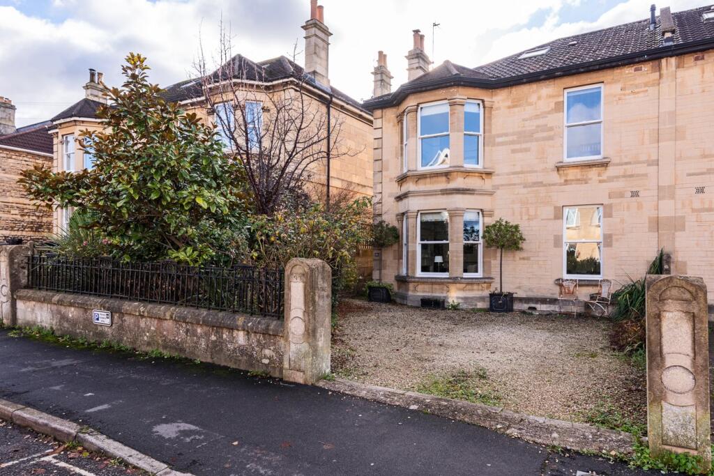 Lower Oldfield Park, Bath, BA2