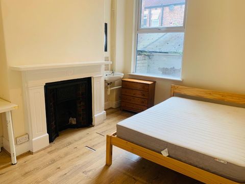 Chetwynd Street L17, Room to rent