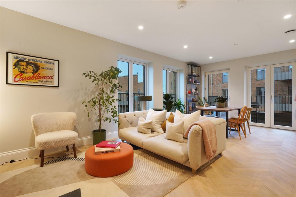 2 bed flat to rentRoyal Engineers Way, Millbrook Park NW7