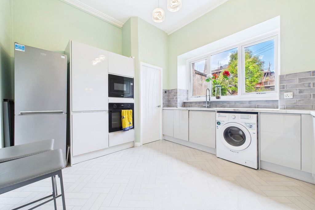 Additional image 7 of 3 bed flat for saleBloomgate, Lanark ML11