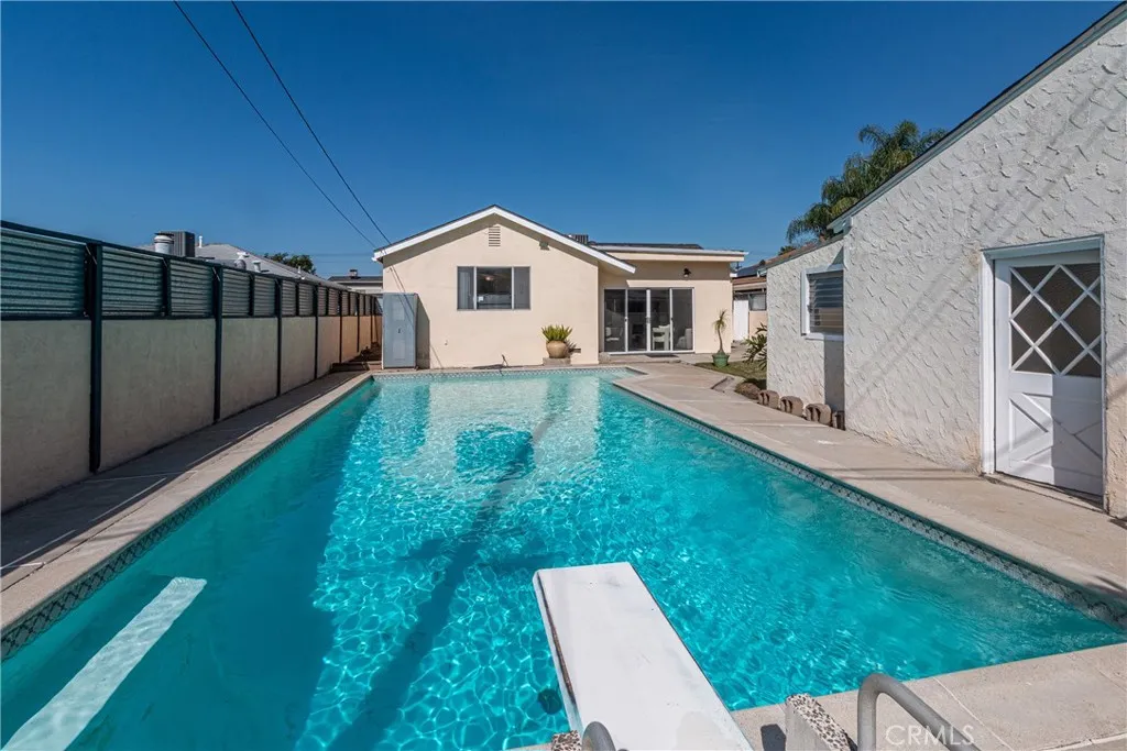 2436 N Lincoln St, Burbank, CA 91504