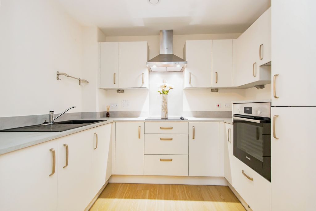 Additional image 2 of 2 bed flat for saleKingfisher Court, South Street, Taunton TA1
