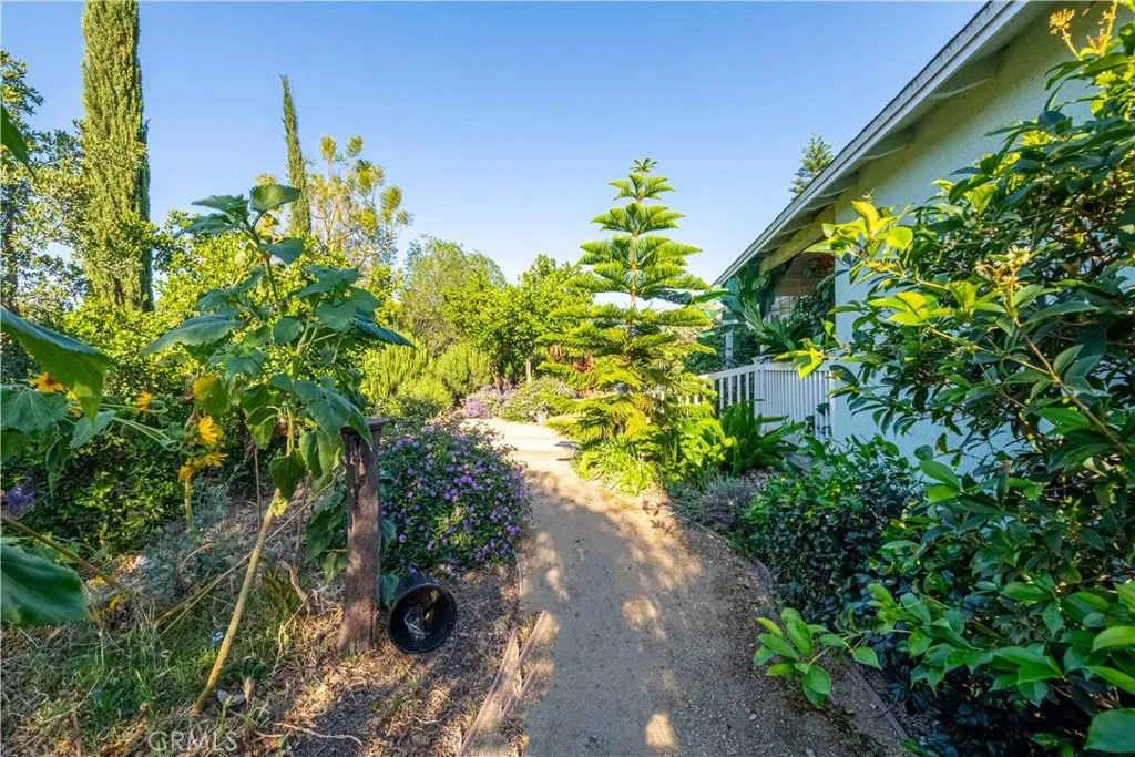 14300 Grammar Place, Panorama City, CA 91402