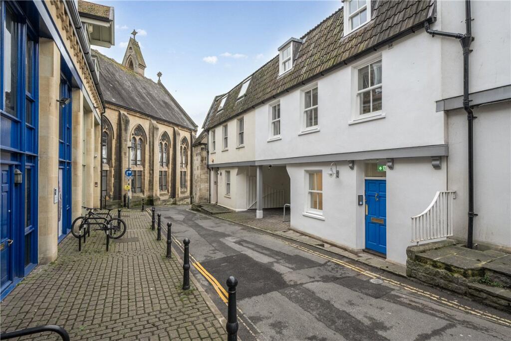 Palace Yard Mews, Bath, BA1