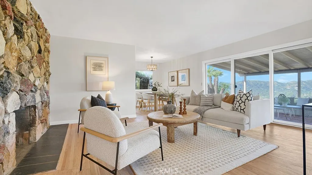 5537 Stardust Rd, La Canada Flintridge, CA 91011 photo 3