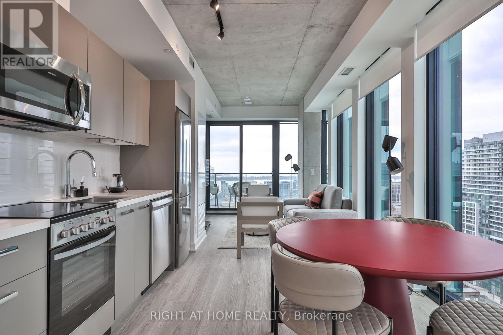 Additional image 6 of 2404-284 King Street, Toronto, ON, M5A1K4