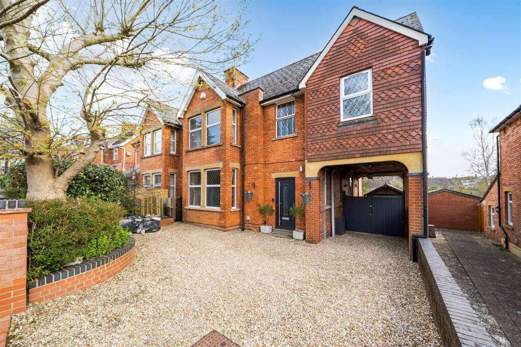 Grove Avenue, Yeovil