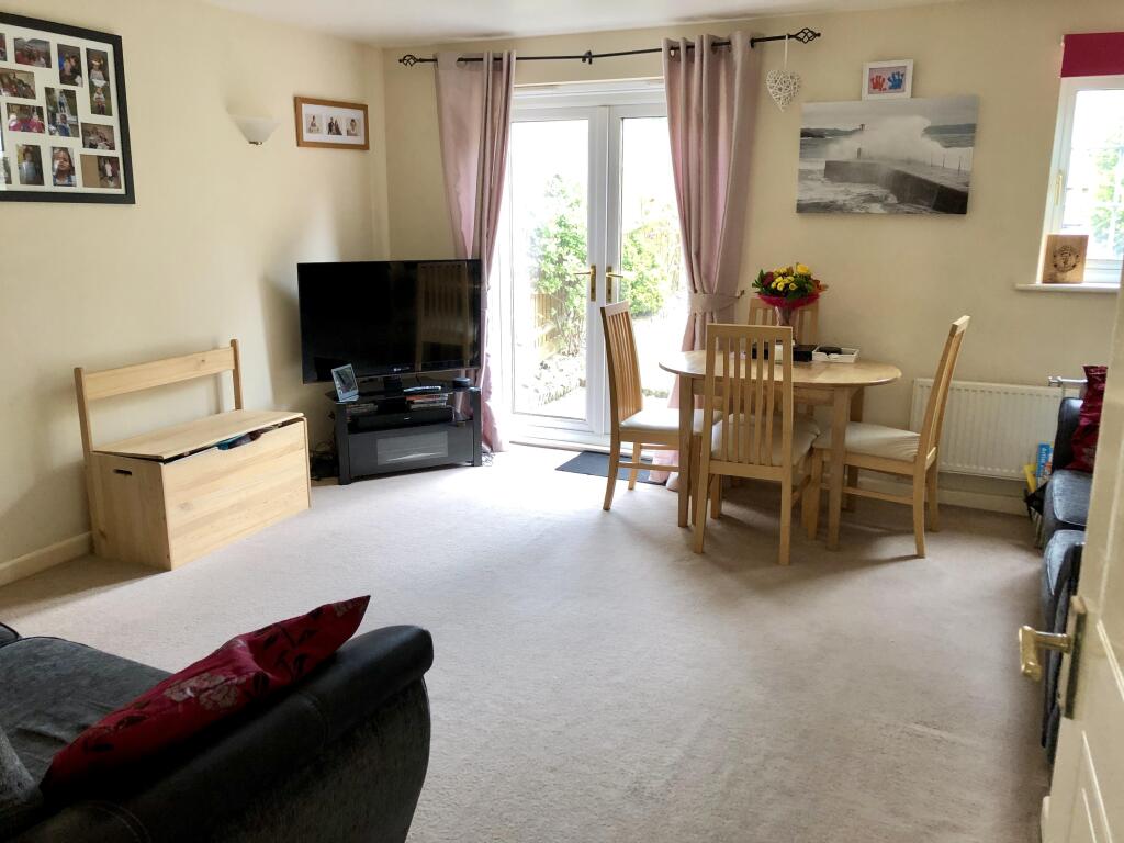Newington Close, FROME photo 3