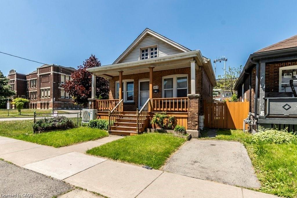 123 Gage Avenue N, Hamilton, ON, L8L 6Z8
