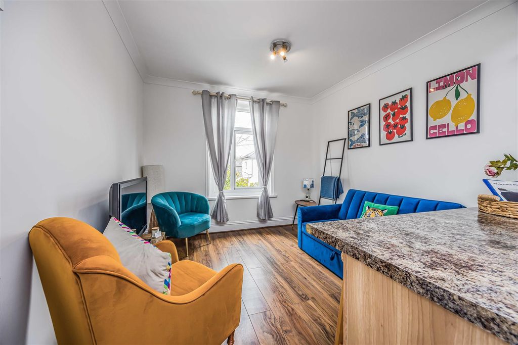 Additional image 11 of 1 bed flat for saleNorth Street, Emsworth PO10