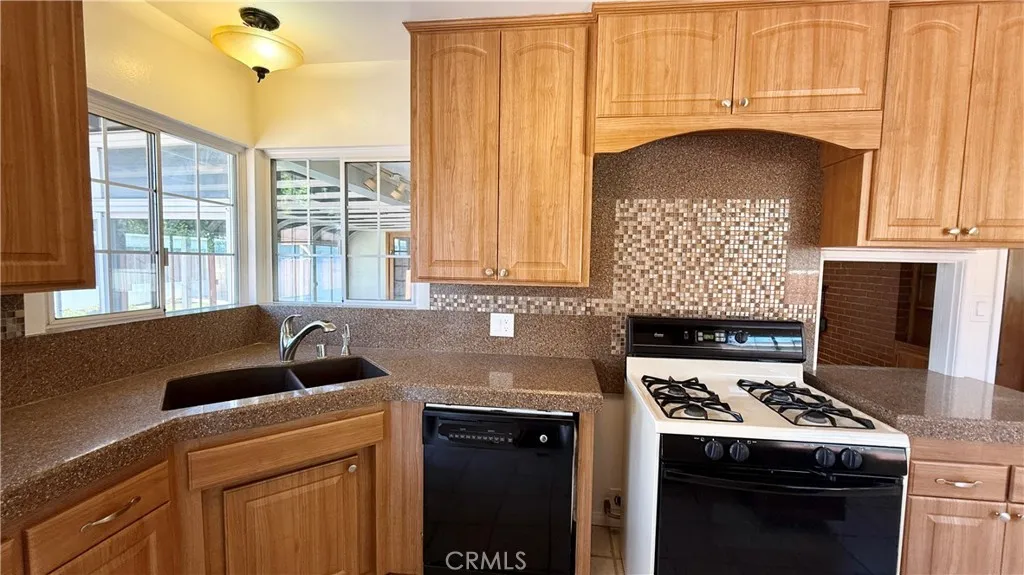 Additional image 13 of 1048 E 45th Way, Long Beach, CA 90807