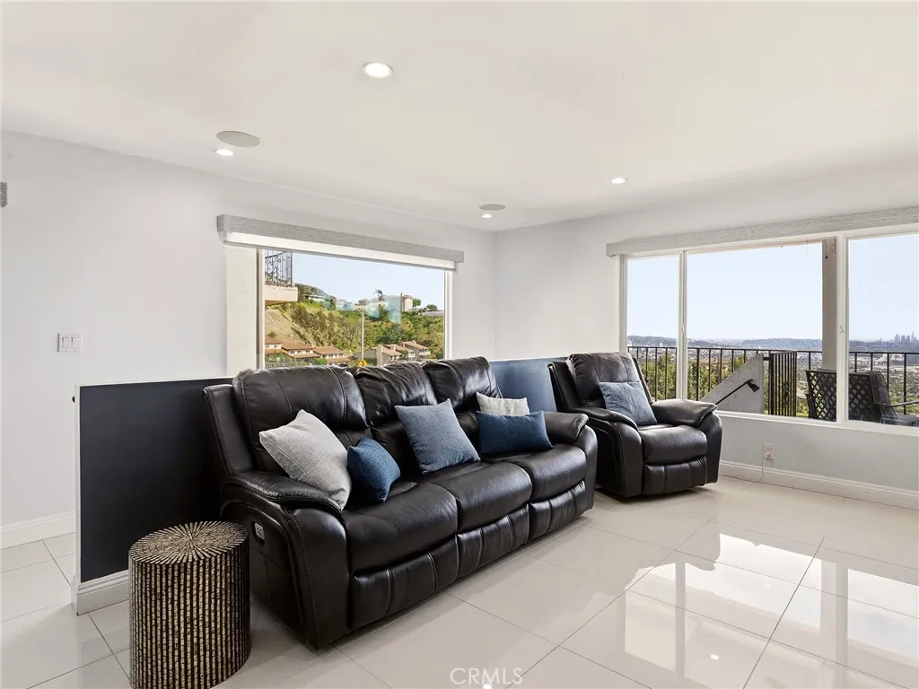 Additional image 98 of 1426 E Tujunga Avenue, Burbank, CA 91501