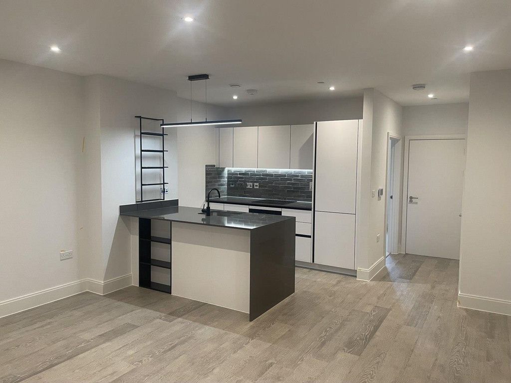 1 bed flat to rentThe Factory, Memorial Avenue, Slough SL1