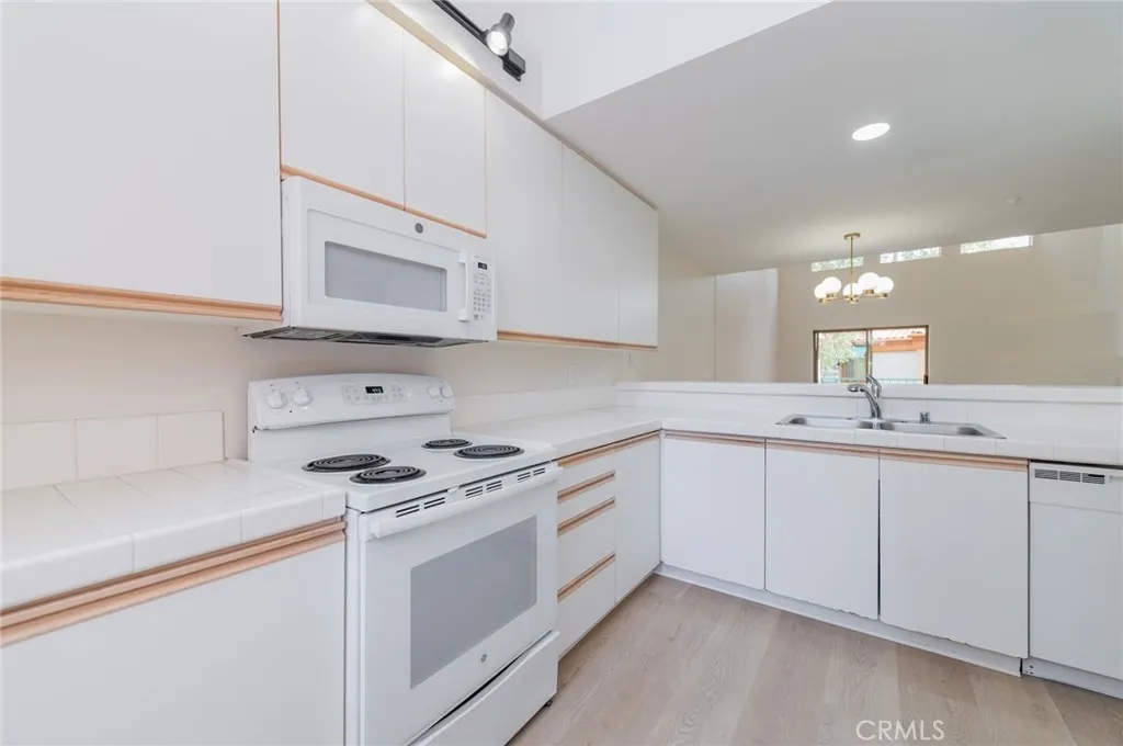 Additional image 40 of 46 Villa Point Dr, Newport Beach, CA 92660