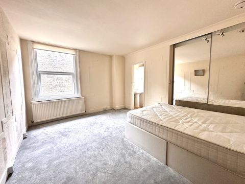 Madeley Road, Ealing W5, Room to rent